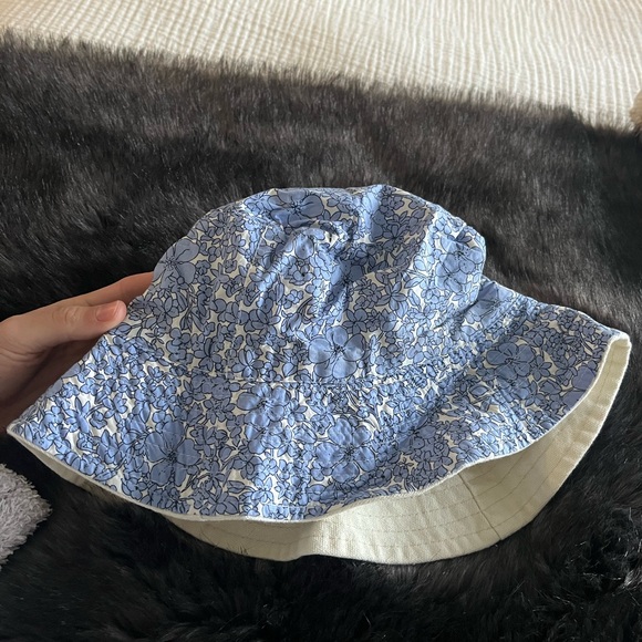 Blue floral reversible bucket hat - Picture 5 of 10